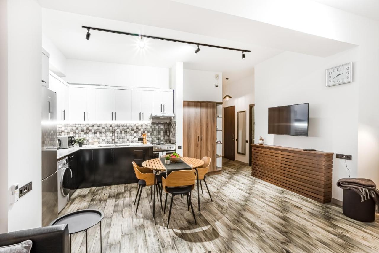 Hotelise I Gin Apartment Erevan Esterno foto