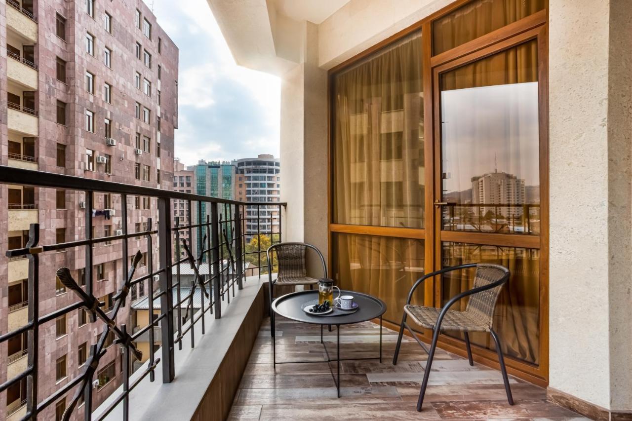Hotelise I Gin Apartment Erevan Esterno foto